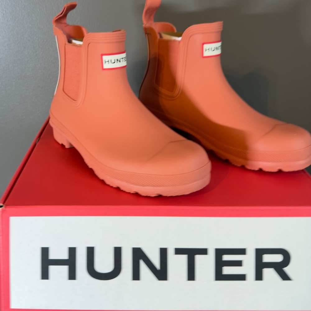 Hunter Original Chelsea Boot with backstrap in Red Flurry (Discontinued)